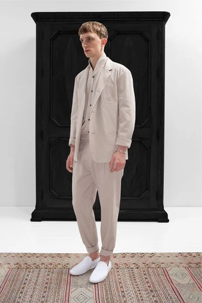 Look 18